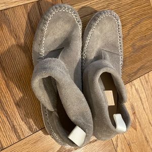 Stylish Rag & Bone suede grey booties